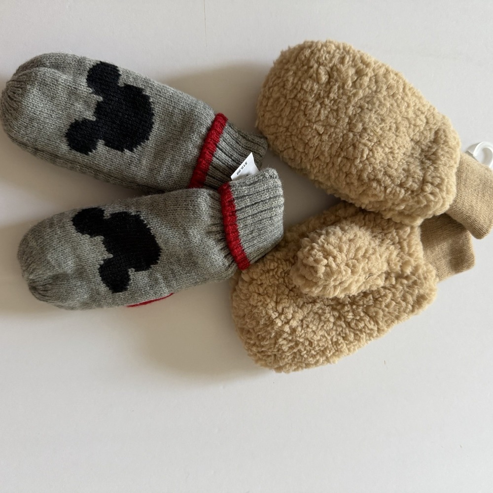 Disney Baby Gap Mickey Mouse Knit and Sherpa Mittens 2 Pair Set Grey Tan S/M